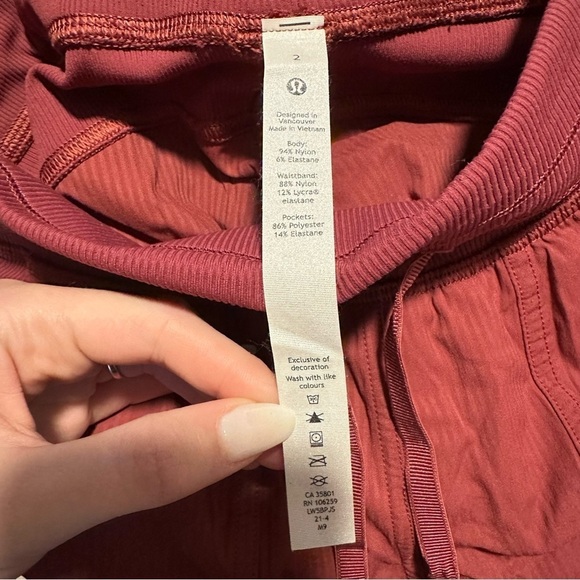 Lululemon dance studio joggers in Savannah burgundy - Picture 12 of 12